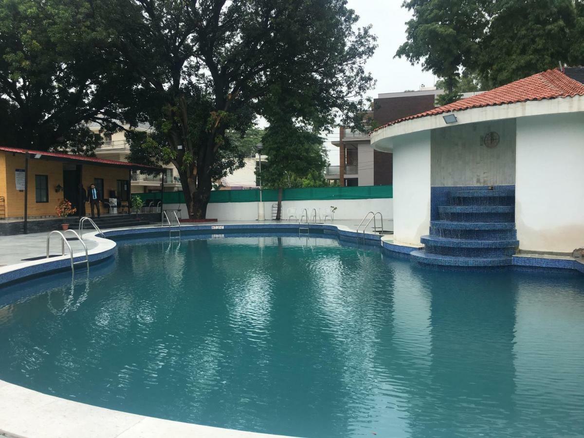 Hotel Mountview Chandigarh Luaran gambar